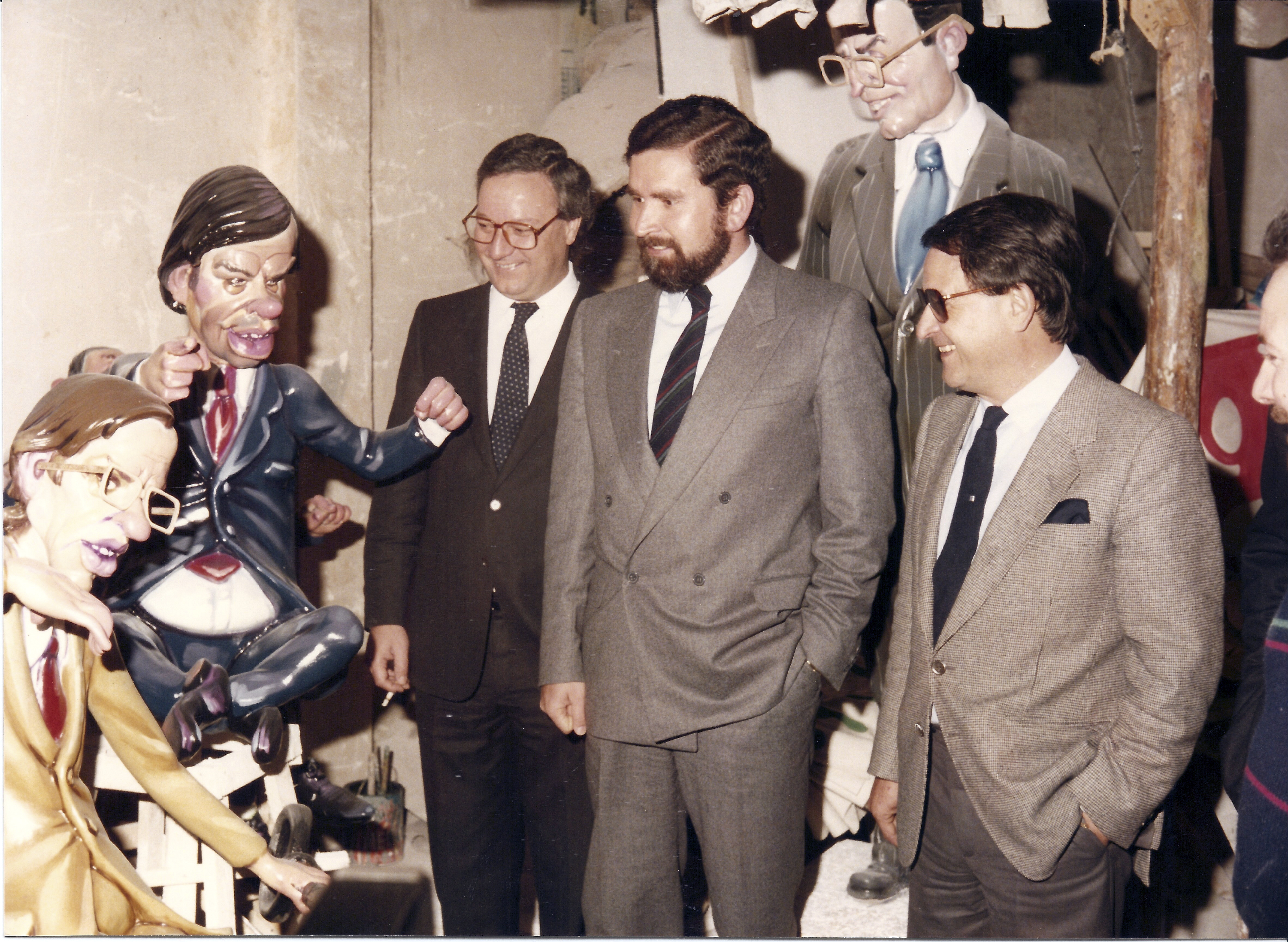 1984-03-11-Exposicin-del-Ninot-Presidente-Generalitat-Lerma-Alcalde-Prez-Casado-y-Pte.-JCF-Real