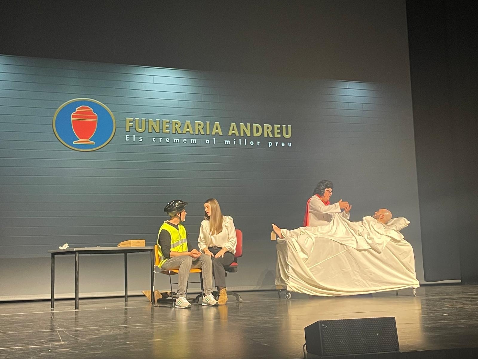 TEATRE FALLER – Manuel Arnau-La Cruz Cubierta interpreta ‘Només ho sap Putin’
