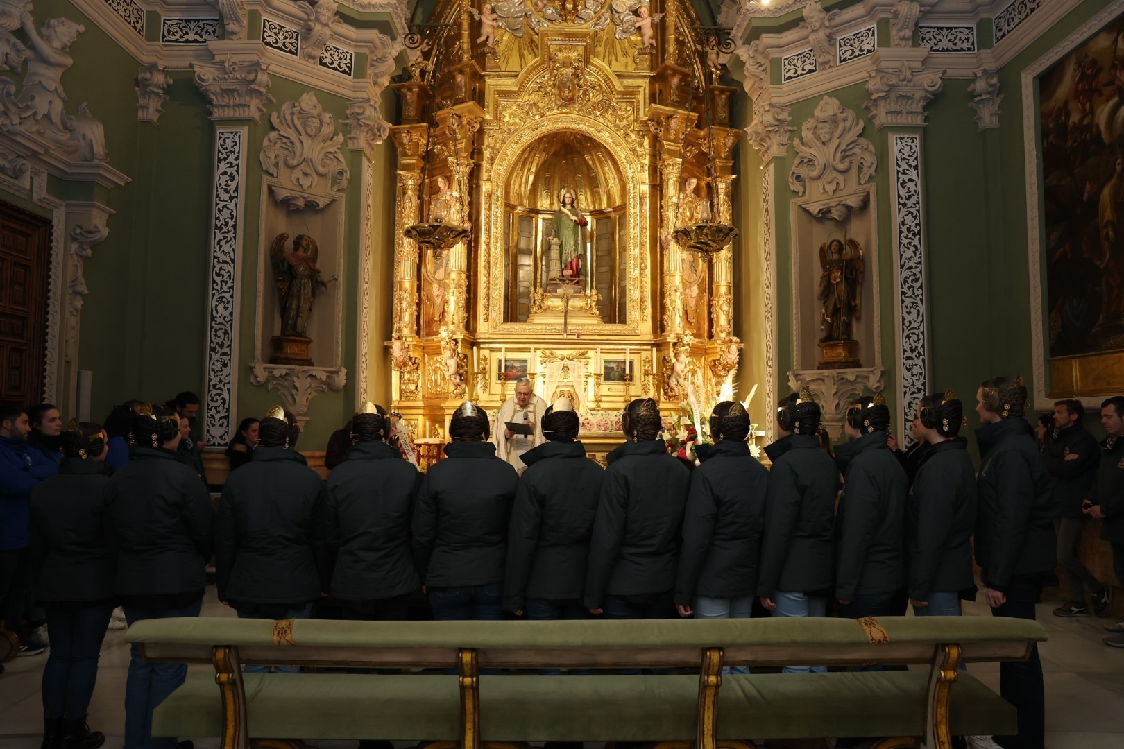 Iniciem l’agenda del diumenge amb la pregària a Santa Barbara