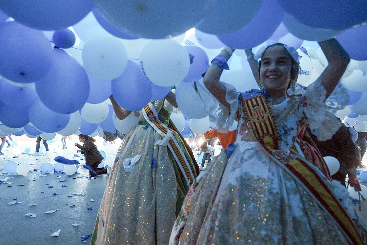 Sara i la seua Cort d’Honor exploten més de 55.000 globus