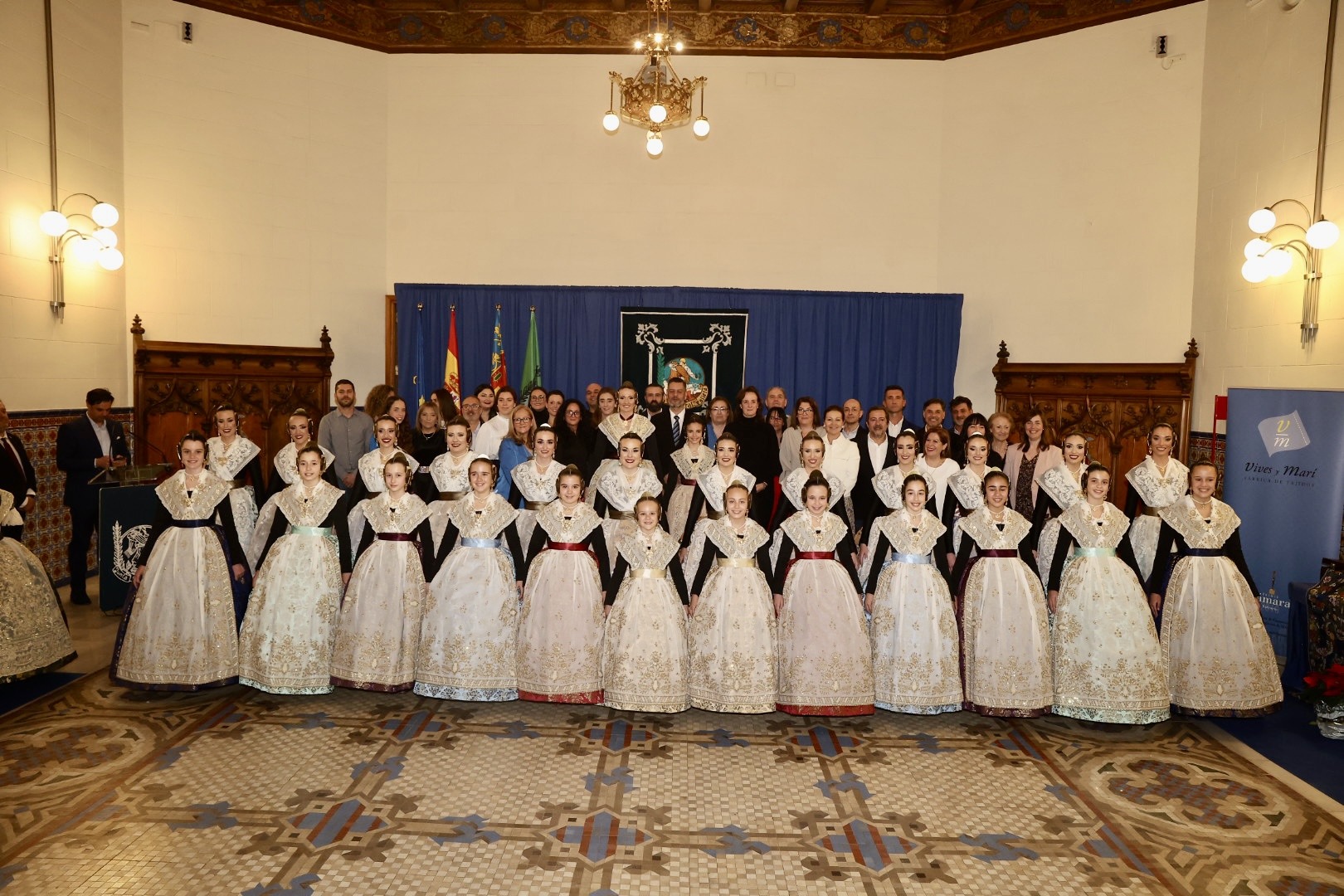 Presentada la indumentària oficial de les Falleres Majors de València i les seues Corts d’Honor