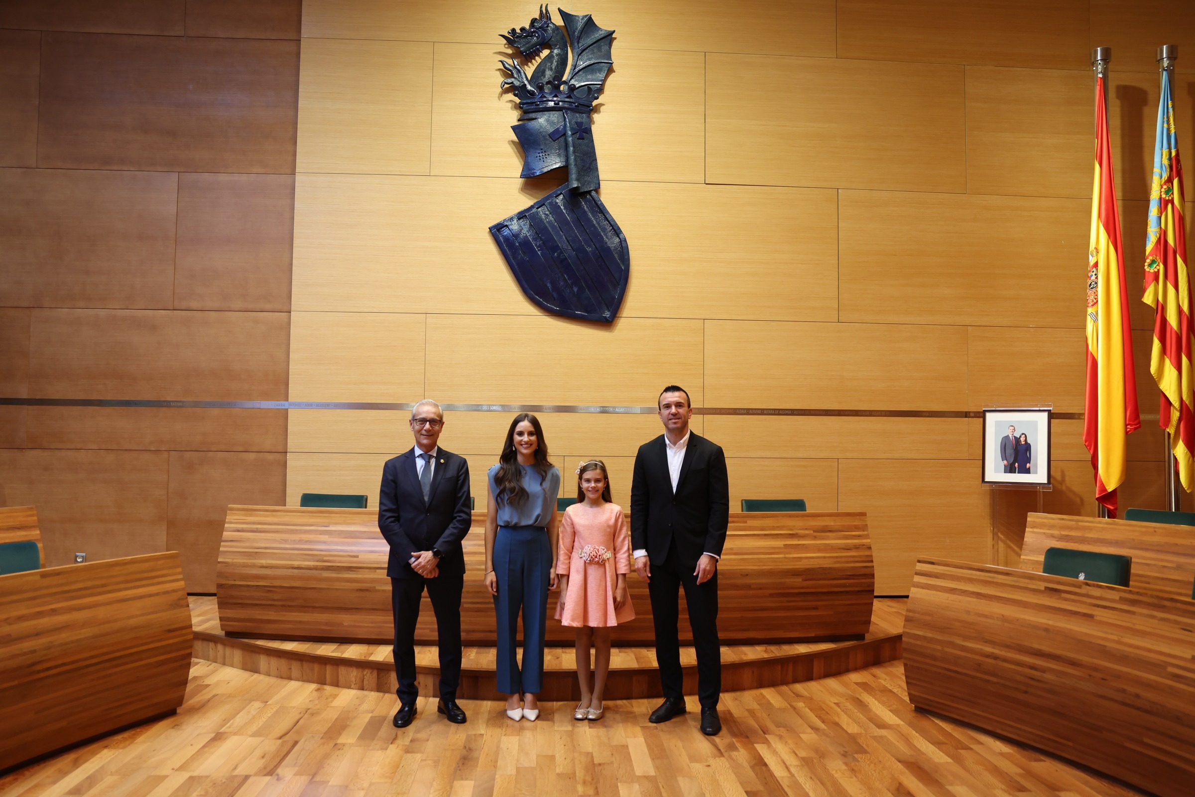 Les Falleres Majors de València visiten la seu de la Diputació