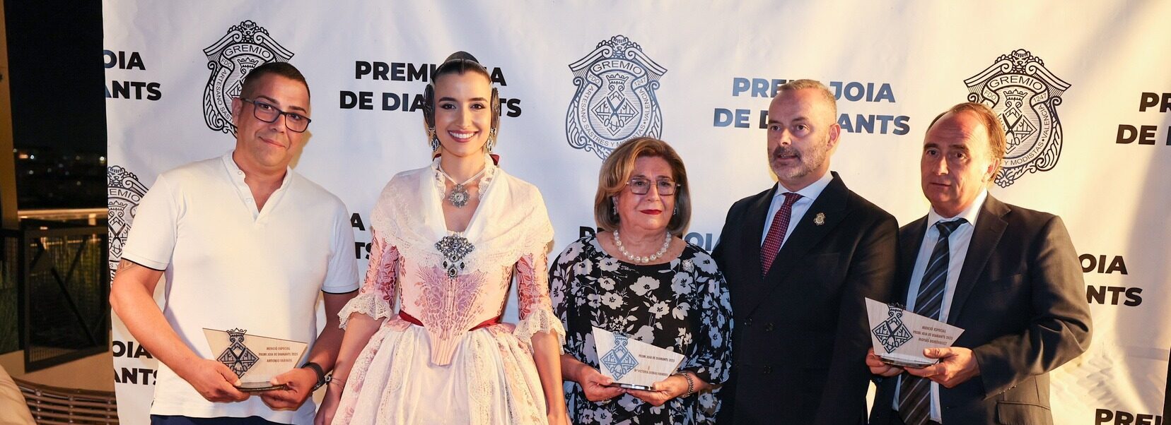 El Gremio Artesano de Sastres y Modistas entrega los Premios Joia 2025