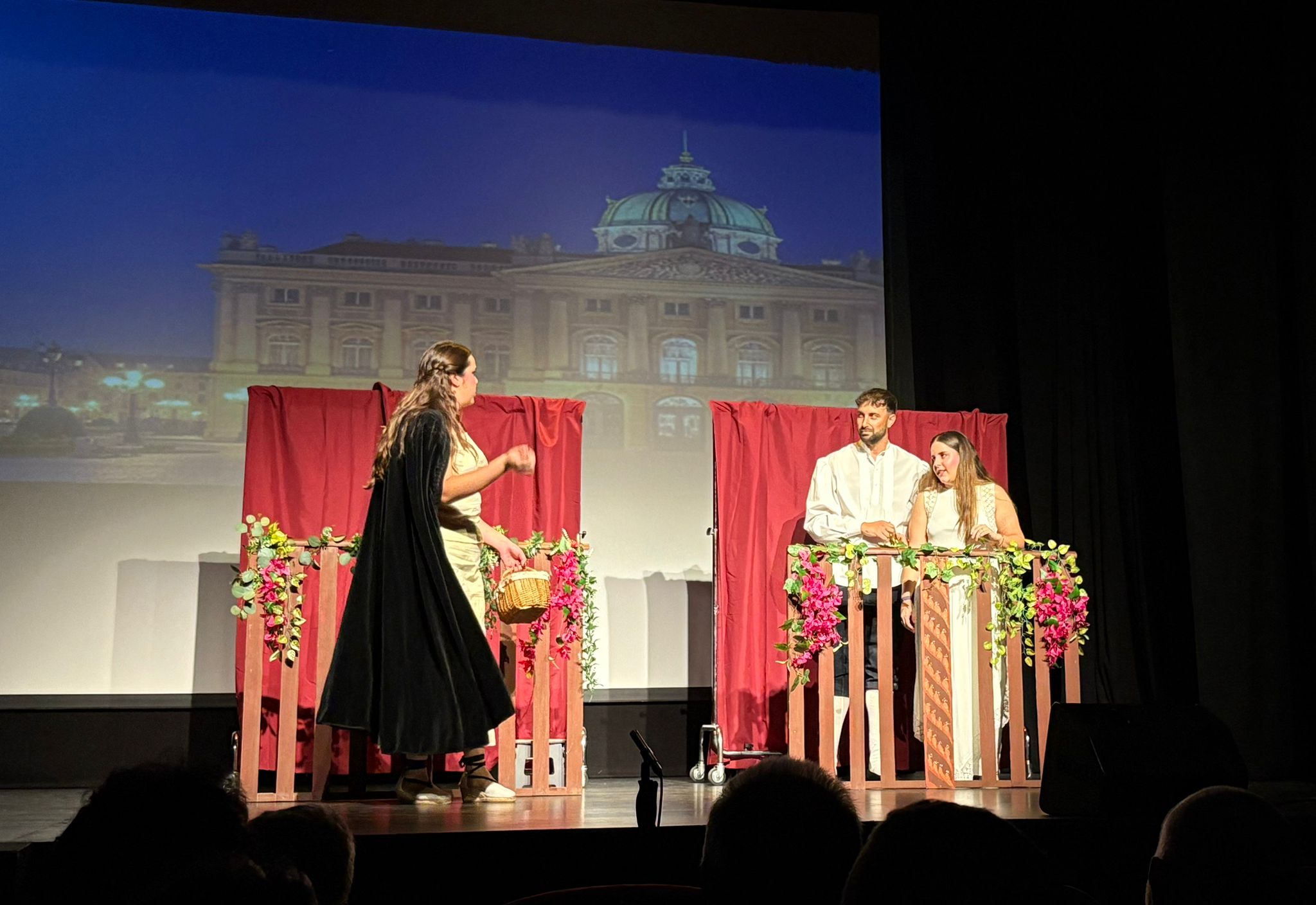 TEATRE FALLER – Valle de Laguar-Padre Ferris interpreta ‘Somni d’una nit d’estiu’