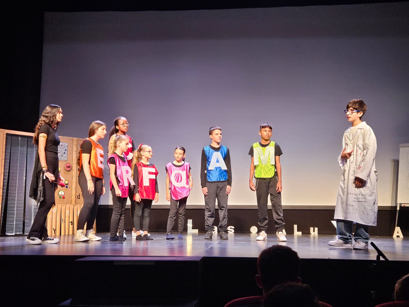 TEATRE FALLER INFANTIL – Olivereta-Cerdá y Rico presenta ‘La fàbrica de paraules’