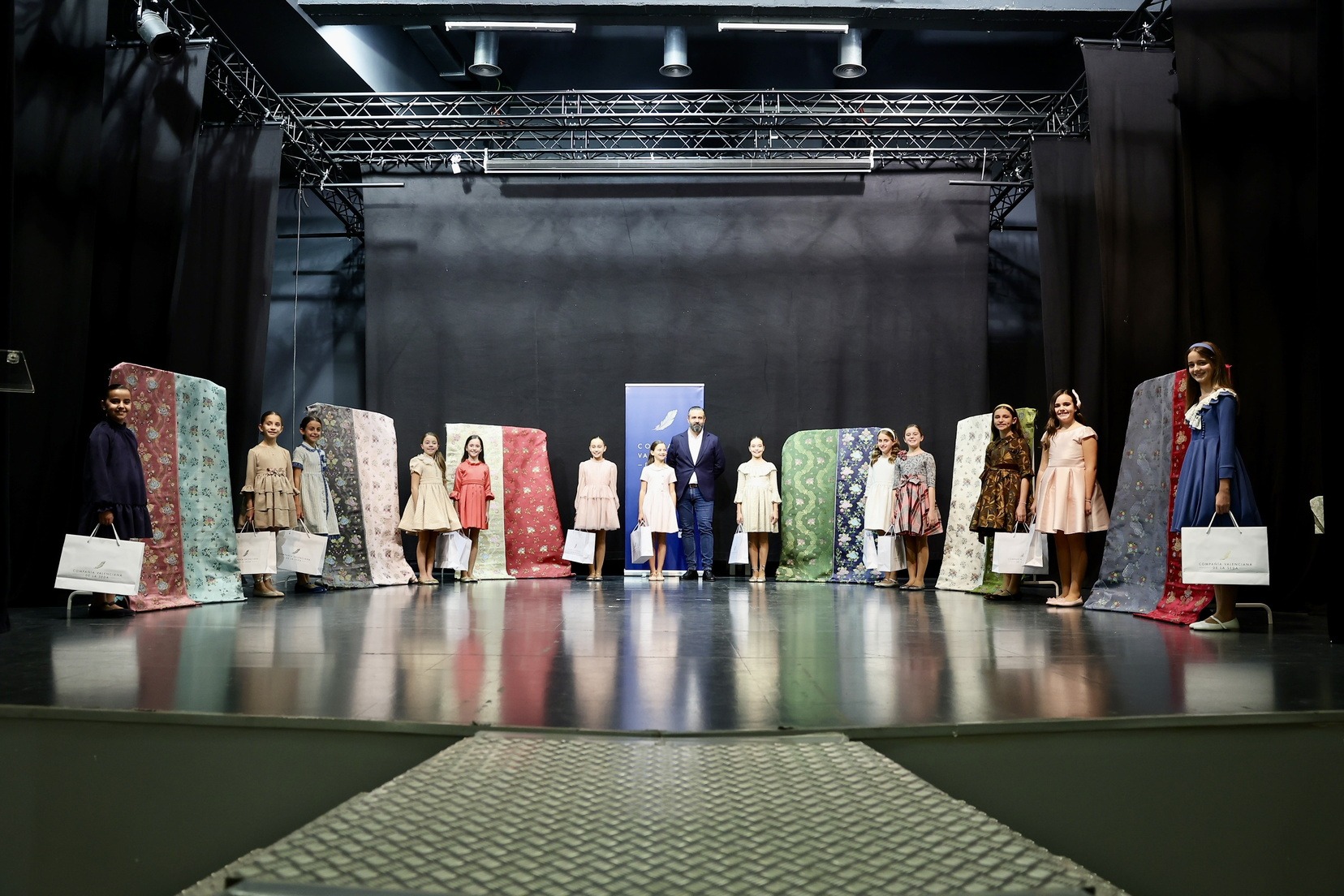 Santa Marta y Tourelle para la Corte de Honor de la Fallera Mayor Infantil de Valencia