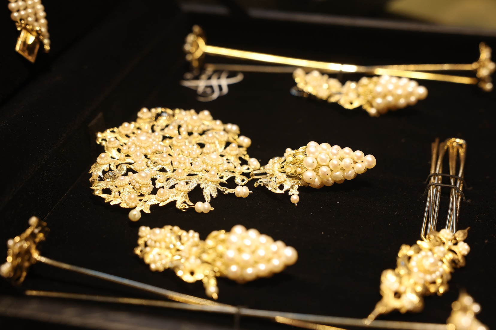 Las joyas de Art Antic marcan el reinado de las FFMMV y sus Cortes de Honor