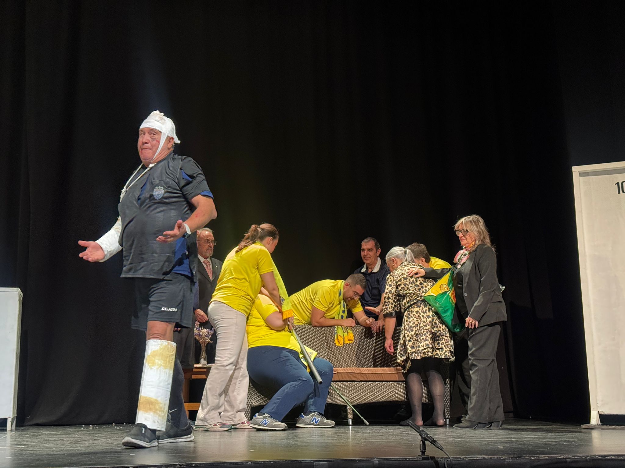 TEATRE FALLER – ‘Fora de joc’, l’ obra de Mestre Aguilar-Matías Perelló