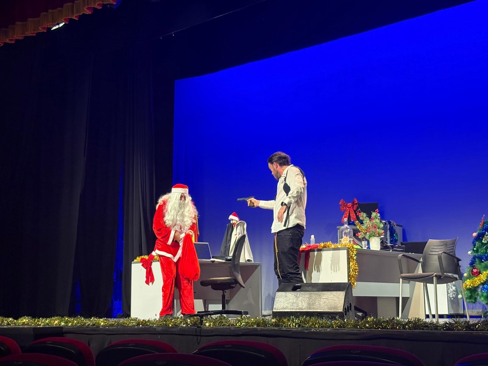 TEATRE FALLER – ‘Nadal a la comissaria’, la obra de Pintor Salvador Abril-Peris y Valero