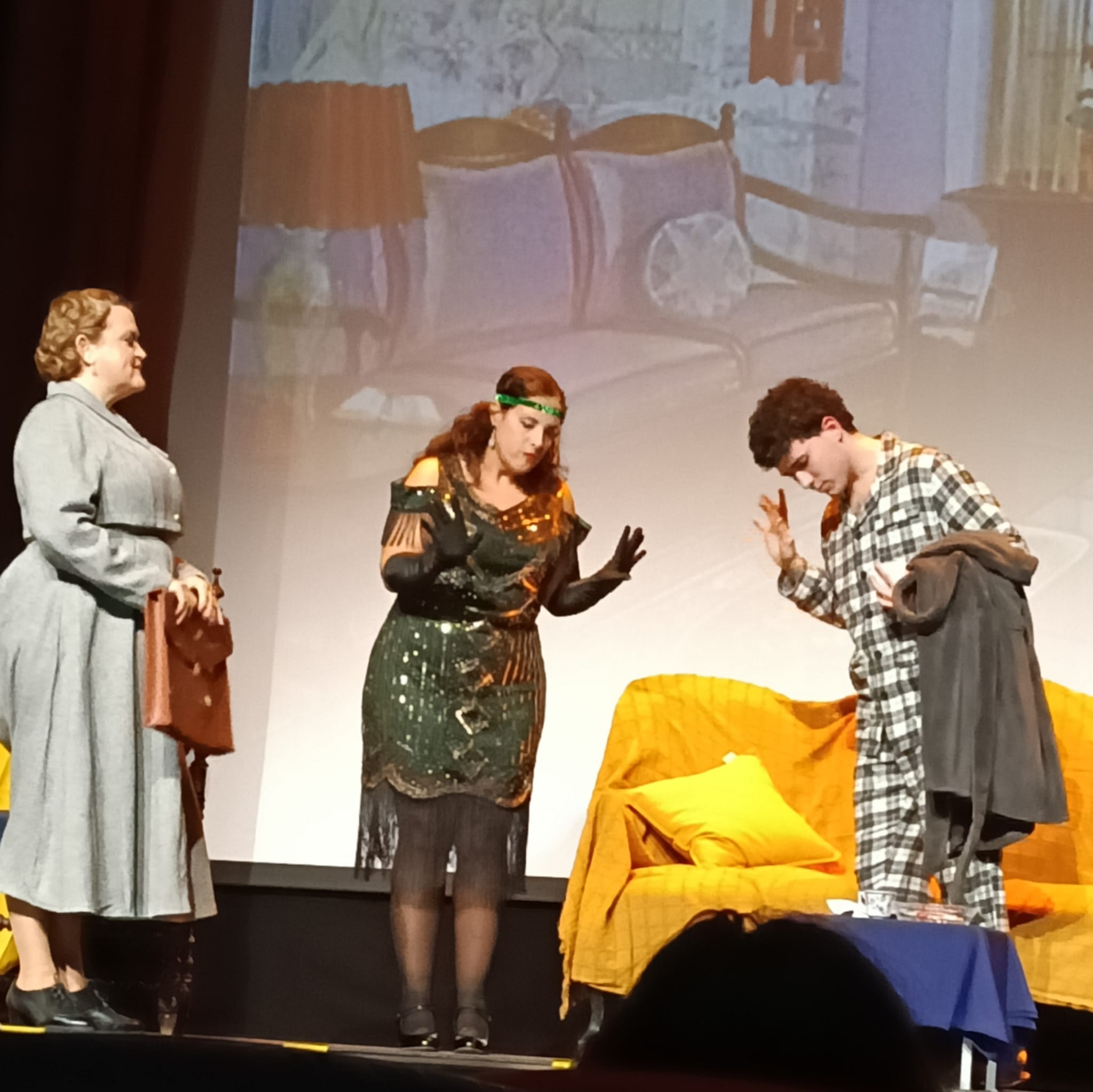 TEATRE FALLER – Hierros-Juan Bautista Perales presenta ‘Missió sogres impossibles’