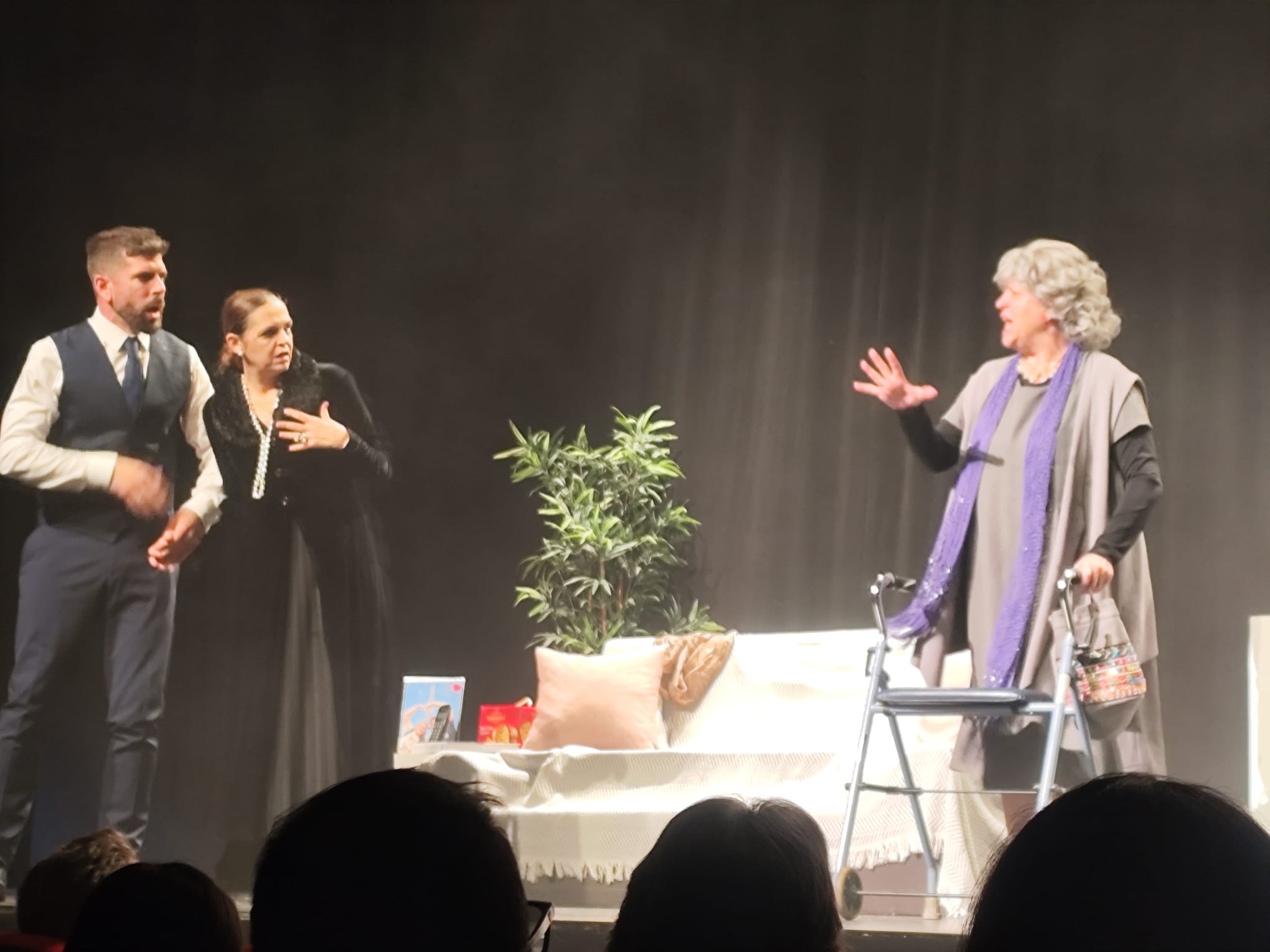TEATRE FALLER – ‘Sota teràpia’, l’obra de Cadis-Mossén Femenia-Puerto Rico