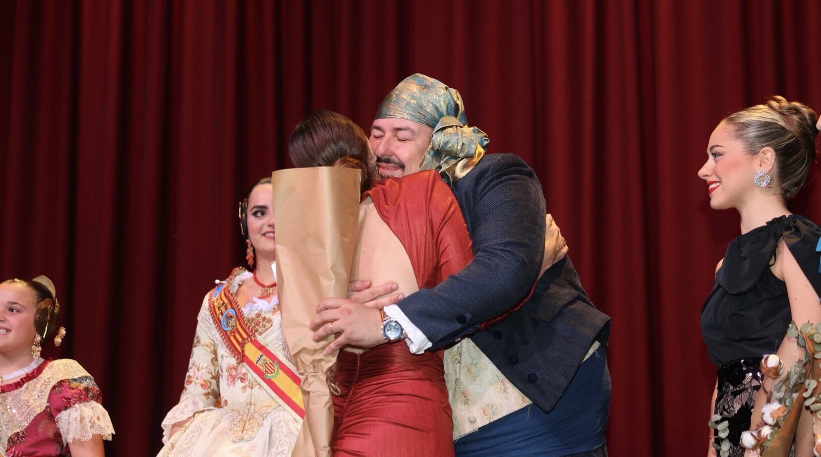 Emoció en les exaltacions falleres amb presència de la FMV i la seua CH