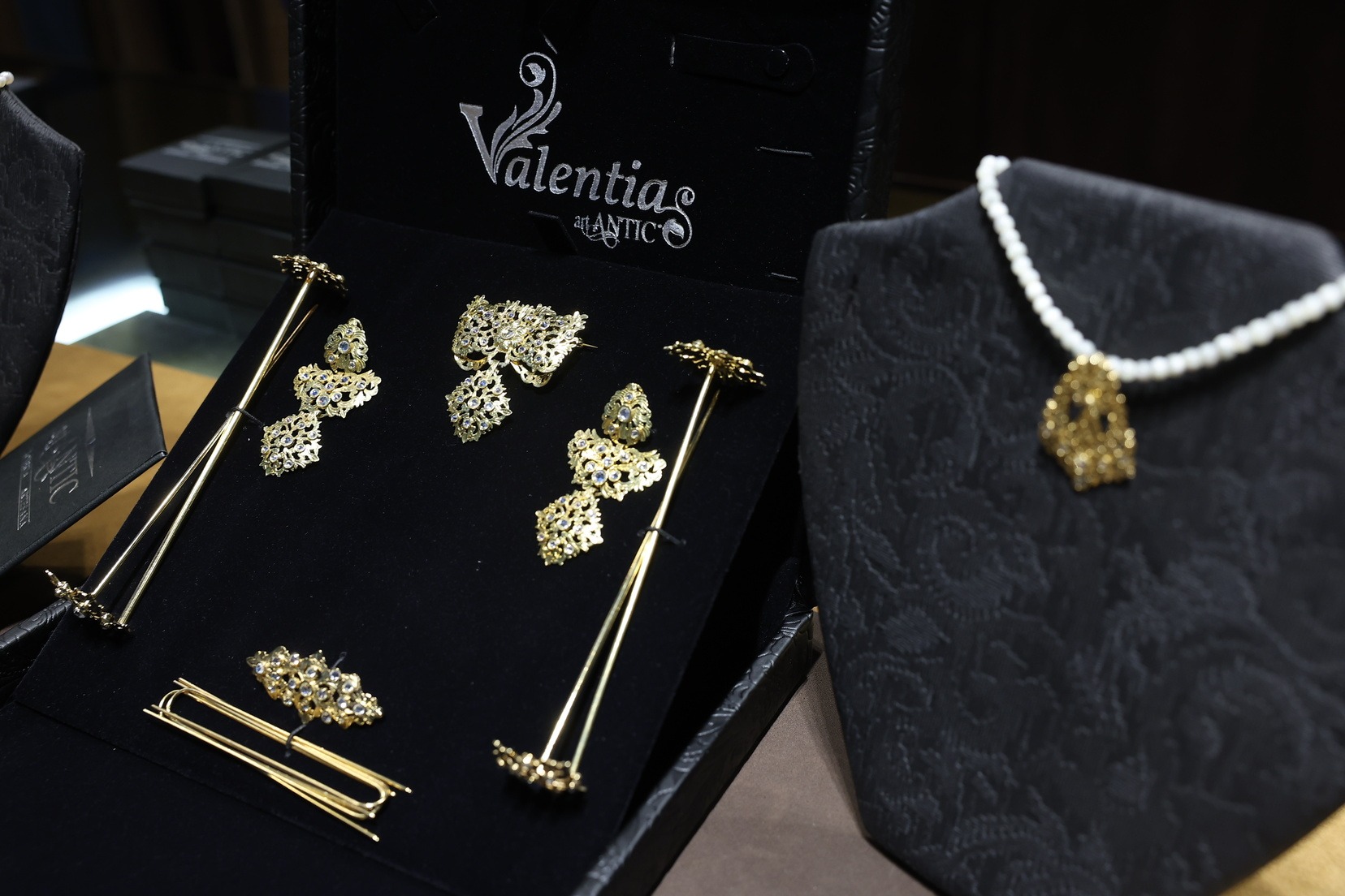 Art Antic lliura els adreços del segon vestit oficial