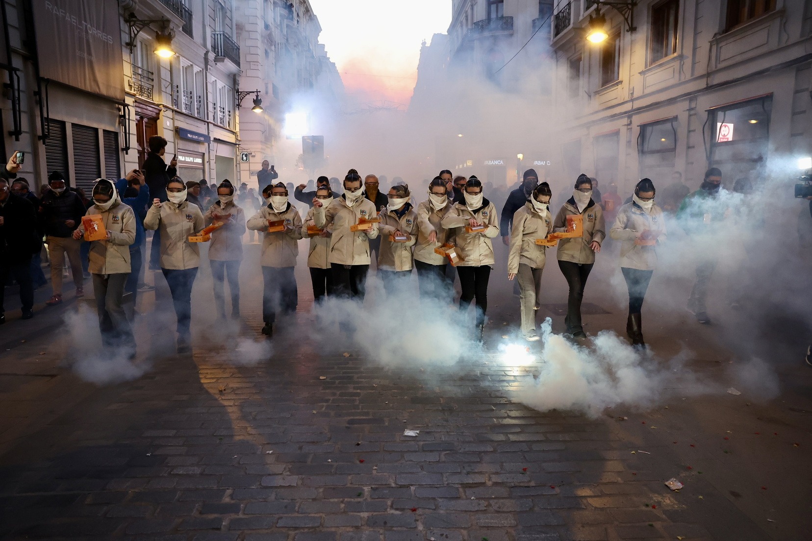 La Macrodespertà inunda de pólvora el centro de Valencia