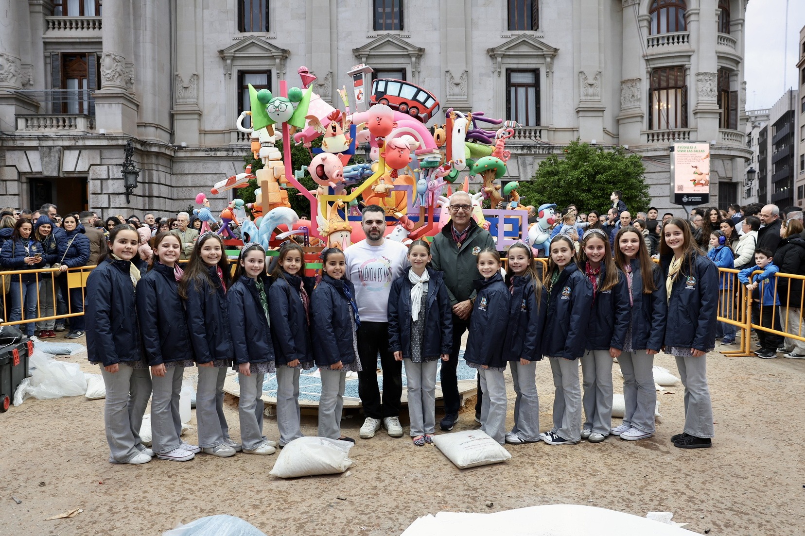 Marta Mercader i la seua Cort d’Honor comencen la Plantà infantil