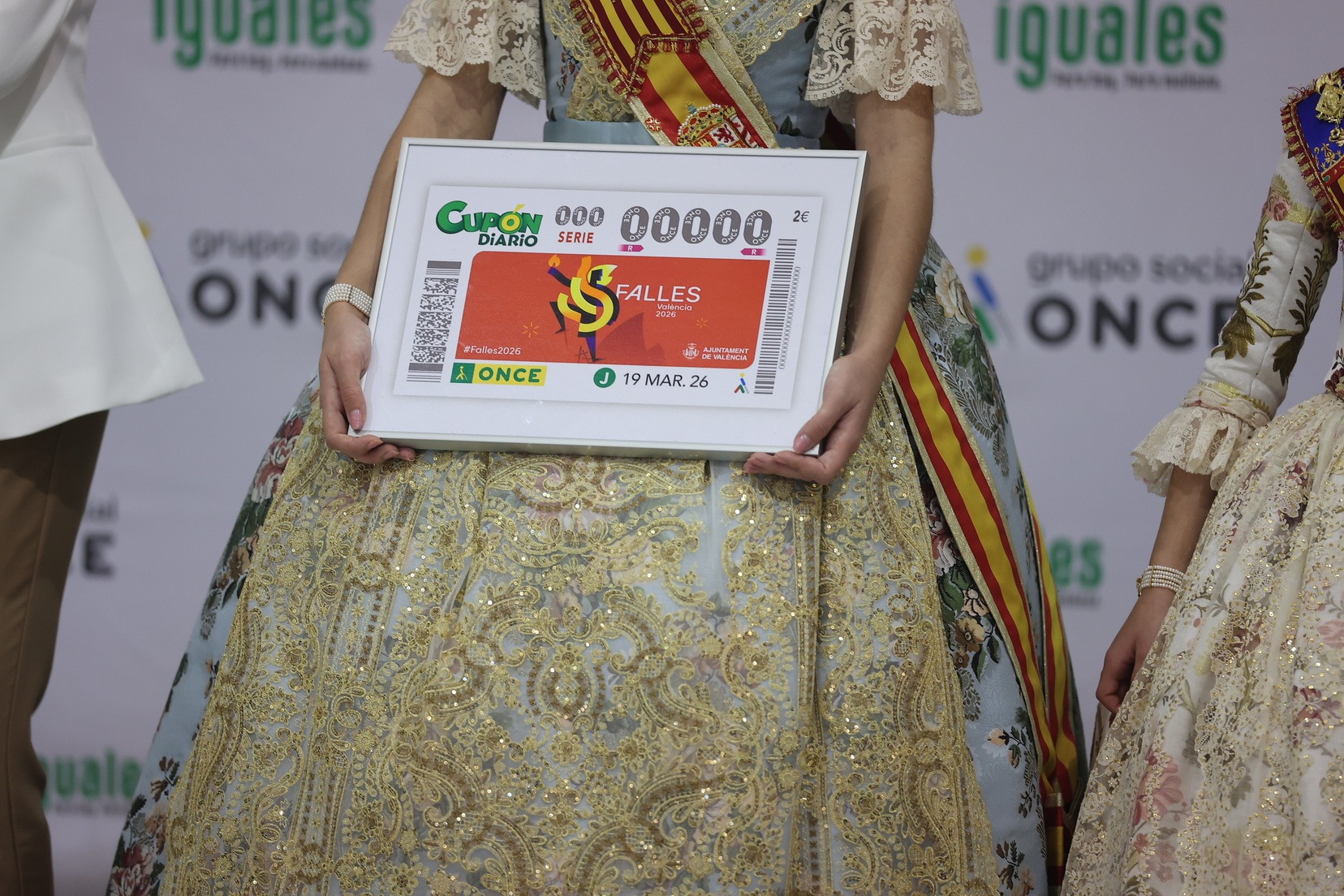 Presentado el cupón extraordinario de la ONCE dedicado a las Fallas 2026