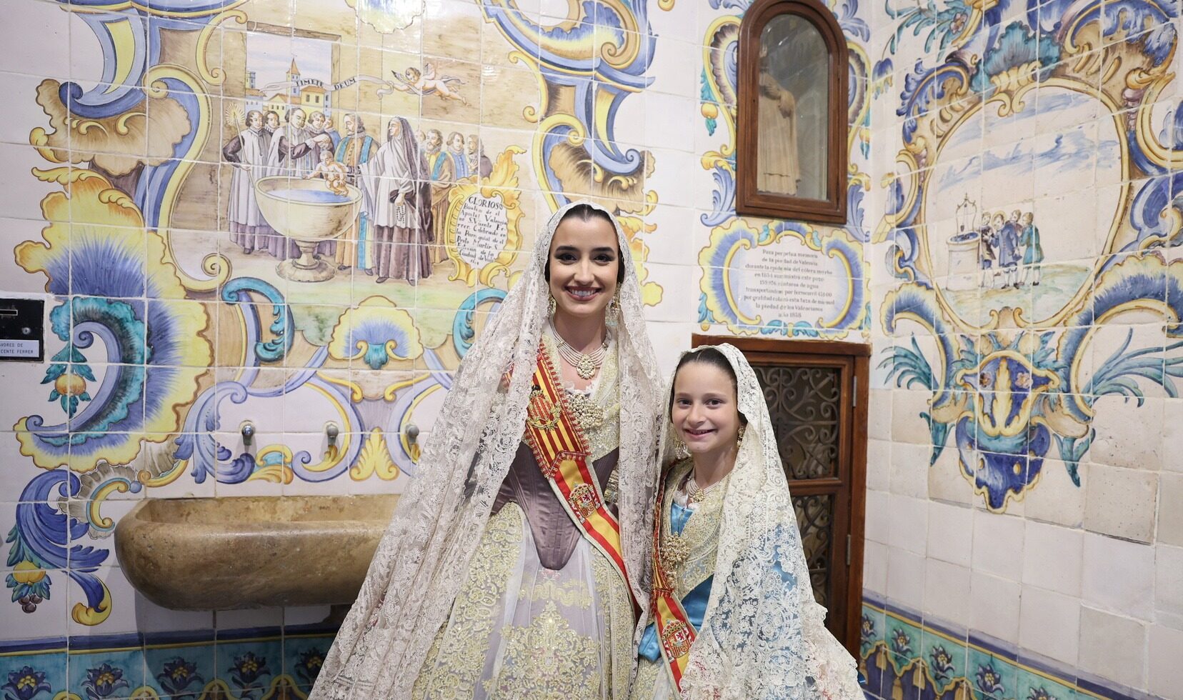 Valencia ofrenda a San Vicente Ferrer, patrón de la Comunidad Valenciana