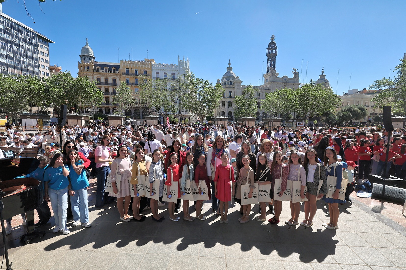 València celebra el Dia del Xiquet i la Xiqueta amb Marta i la seua Cort d’Honor