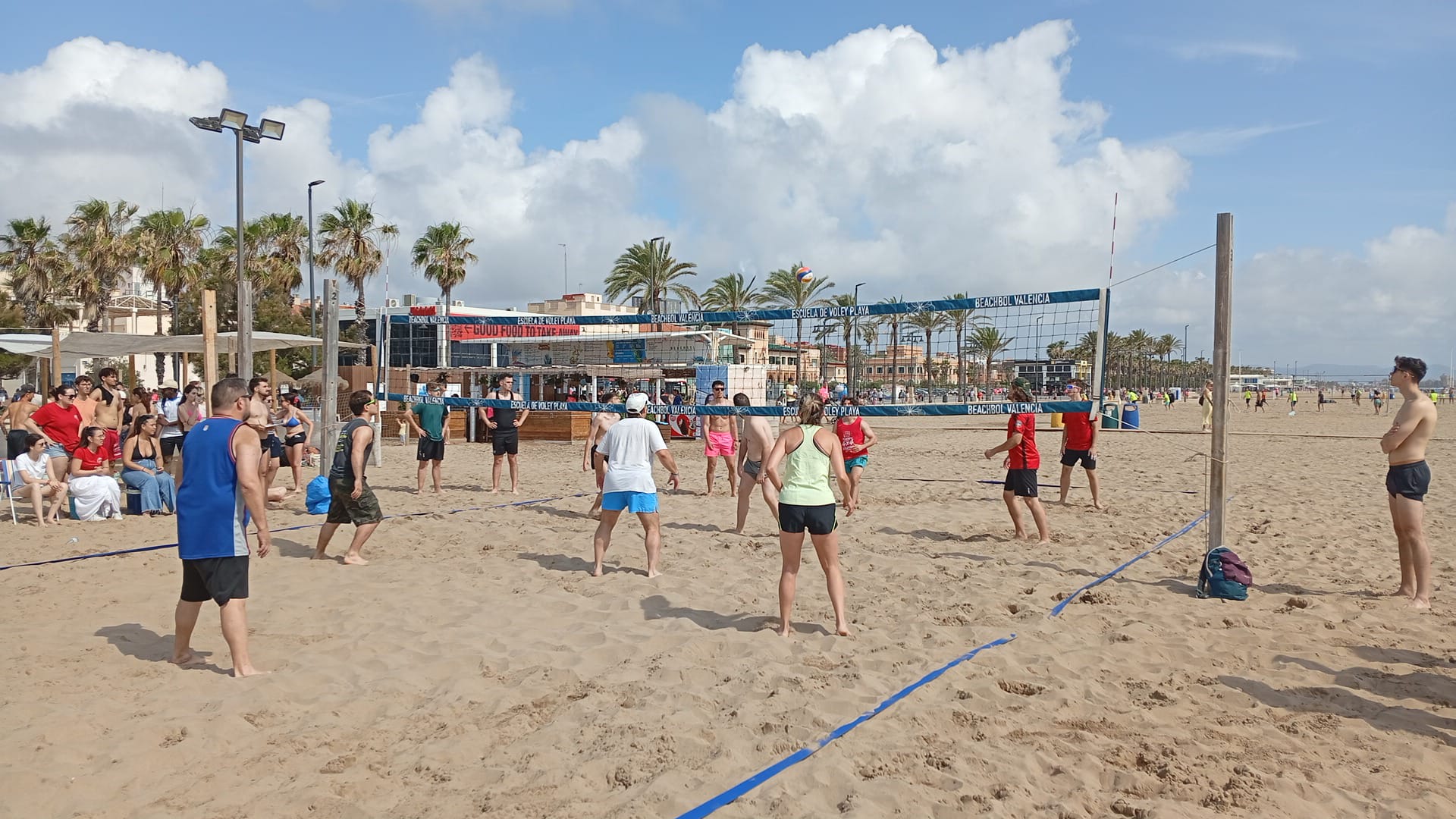 La platja de la Malva-rosa acull una nova jornada esportiva